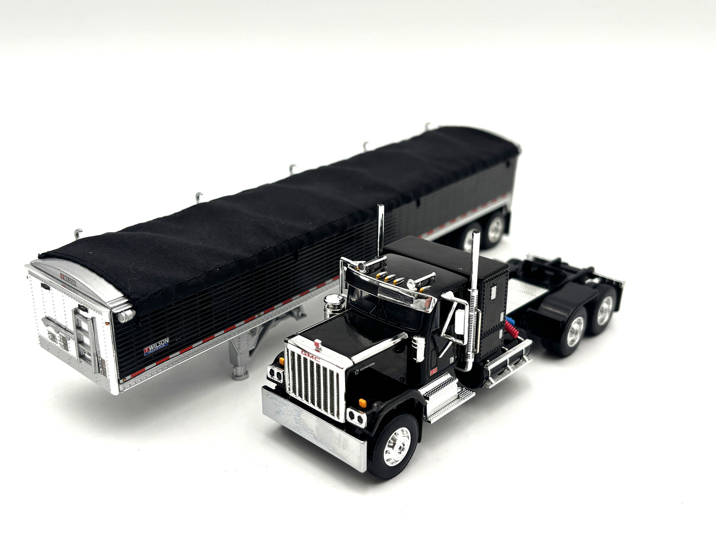 1/64 GMC General with 43 Wilson Trailer Black