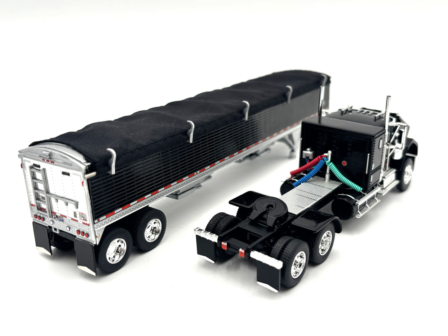 1/64 GMC General with 43 Wilson Trailer Black