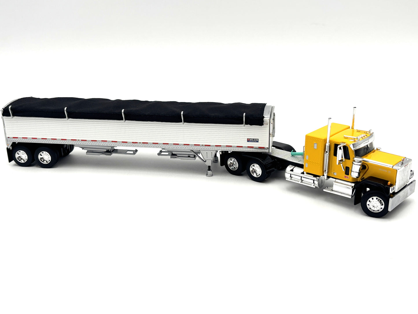 1/64 GMC General with 43 Wilson Trailer Yellow