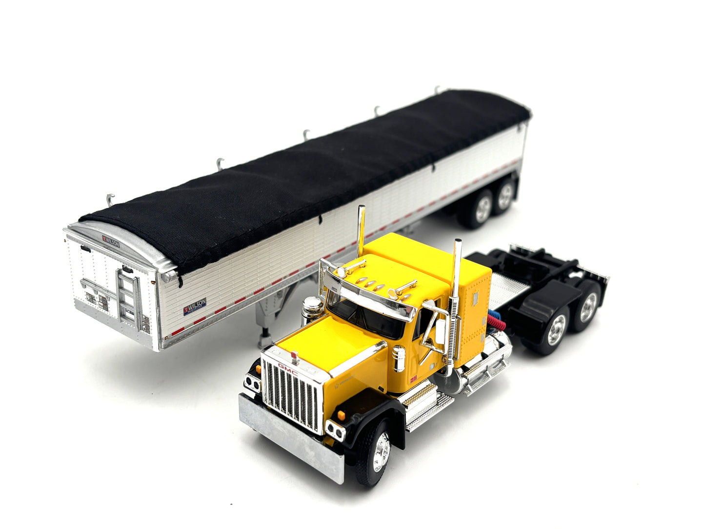 1/64 GMC General with 43 Wilson Trailer Yellow