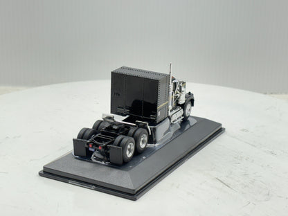 1/64 GMC General Black-Gold