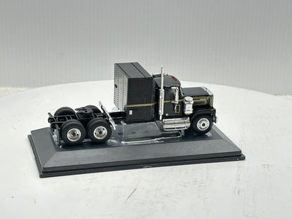 1/64 GMC General Black-Gold