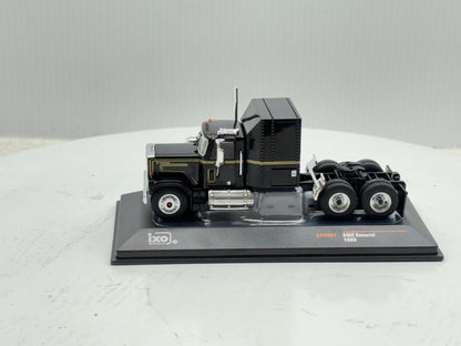 1/64 GMC General Black-Gold