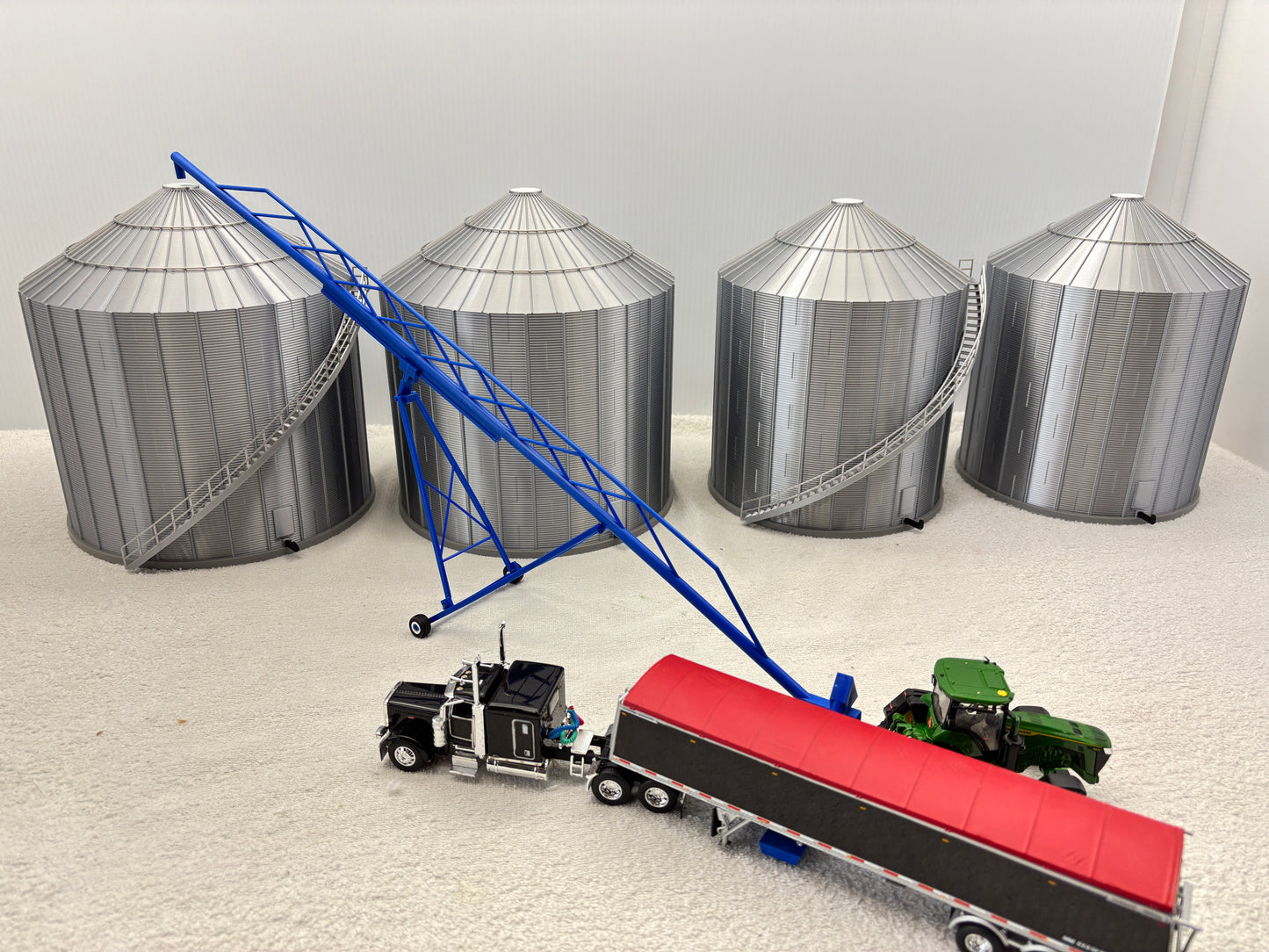 1/64 Grain Auger Midwest