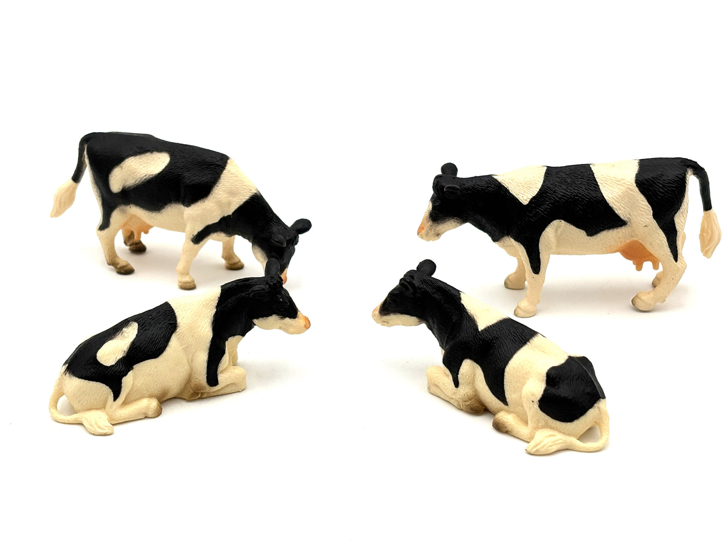1/32 Holstein Cows