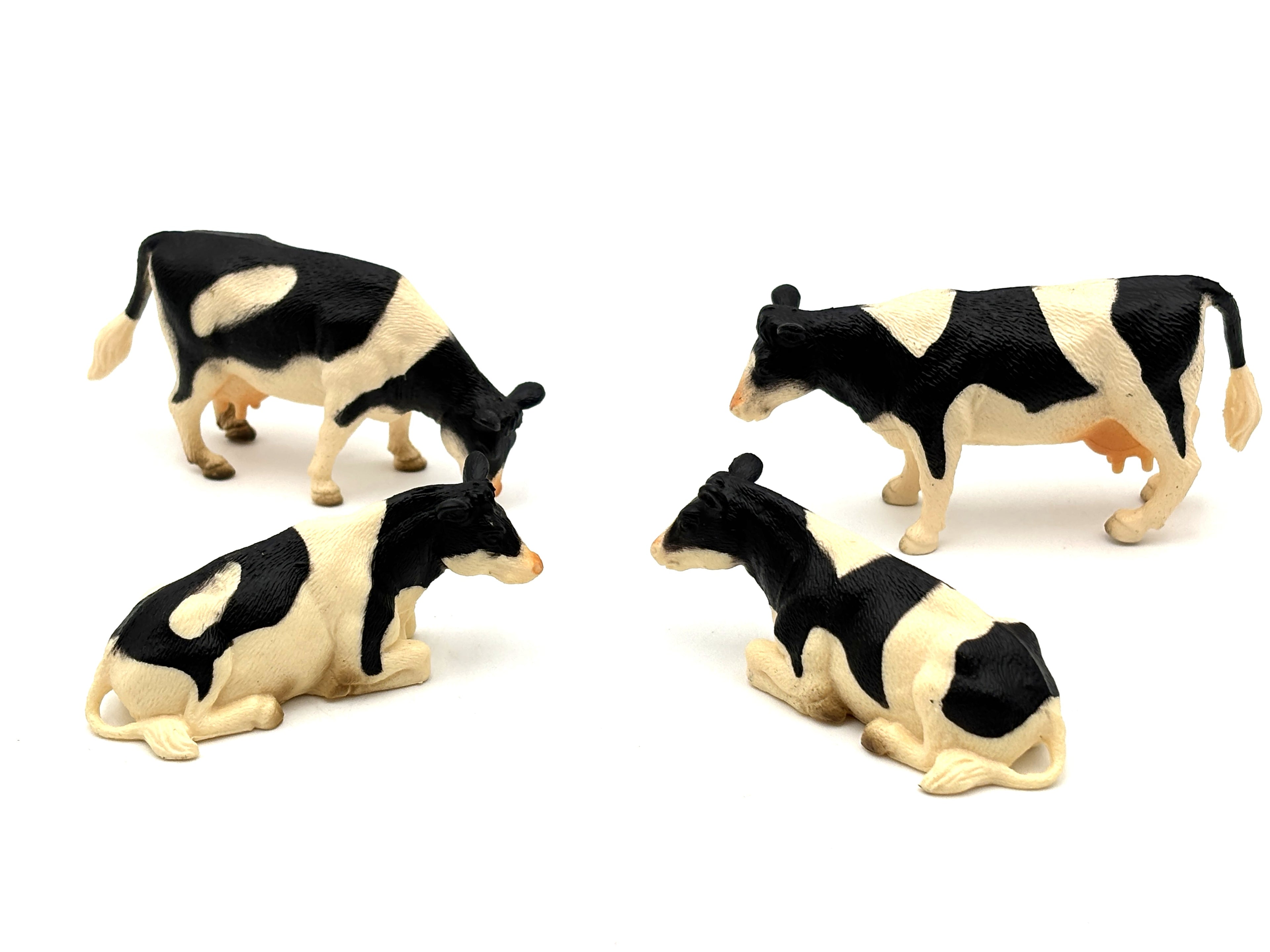 1/32 Holstein Cows