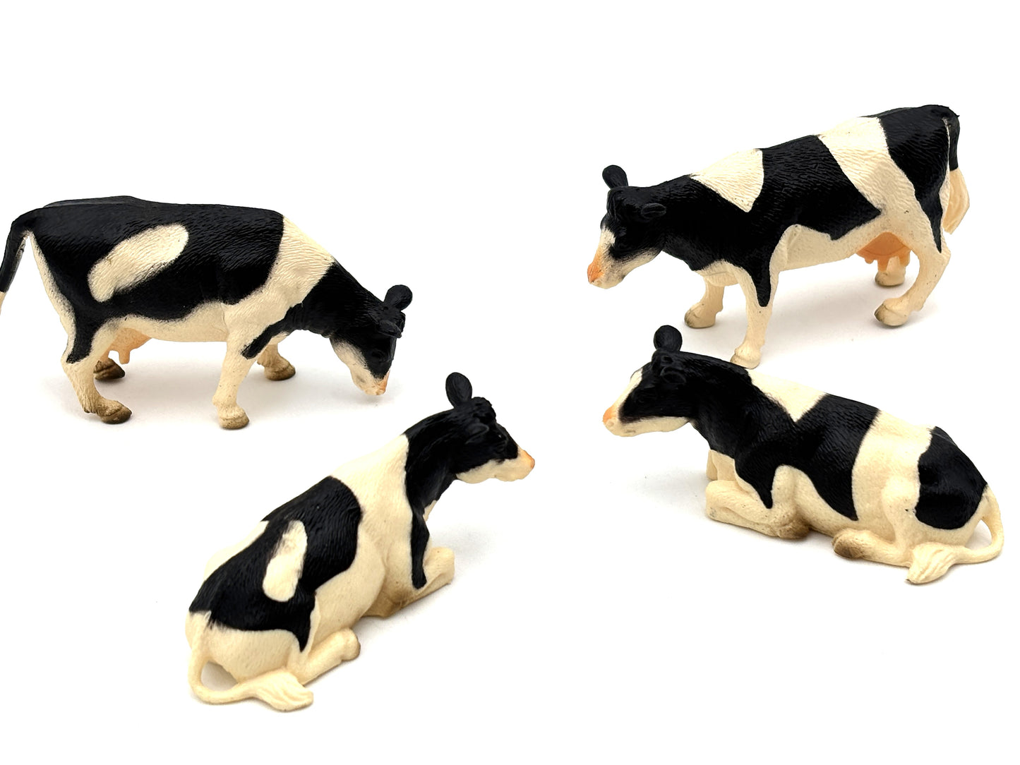 1/32 Holstein Cows