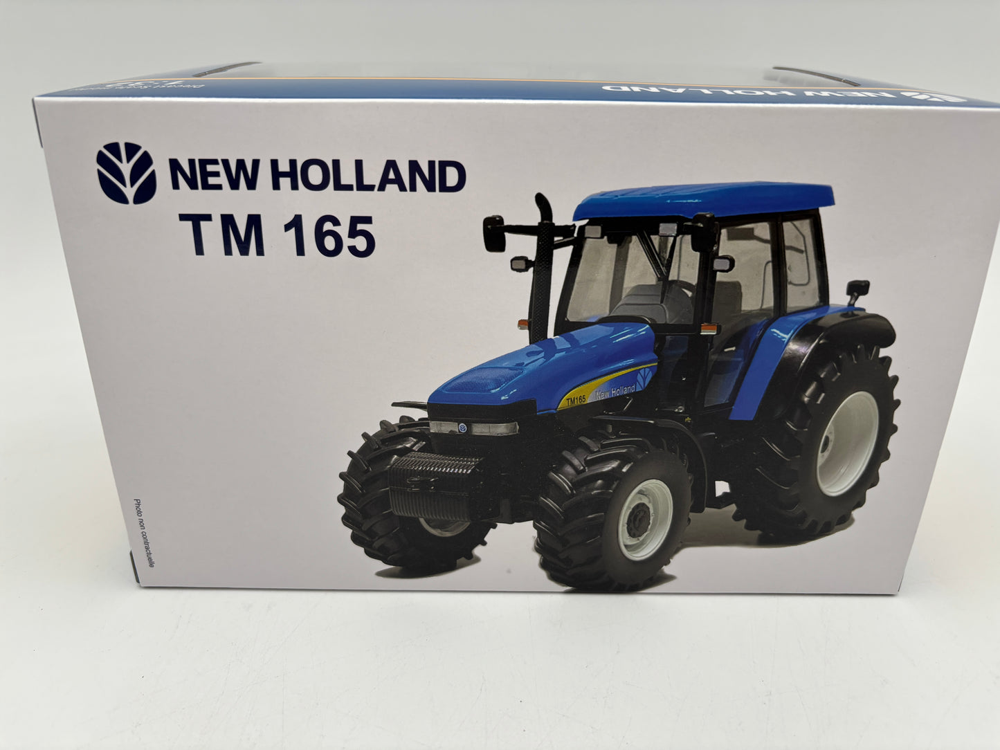 1/32 NEW HOLLAND TM 165 MFWD