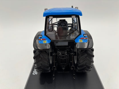 1/32 NEW HOLLAND TM 165 MFWD