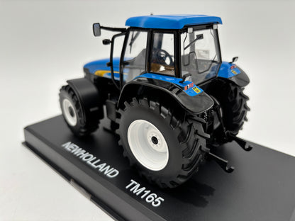 1/32 NEW HOLLAND TM 165 MFWD