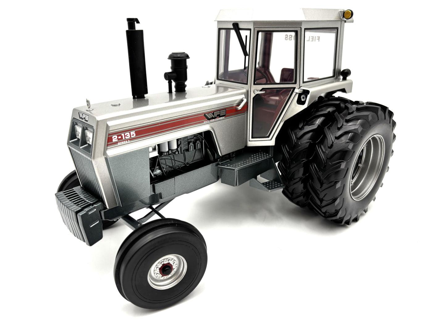 1/16 White 2-135 Red Stripe Lafayette Show