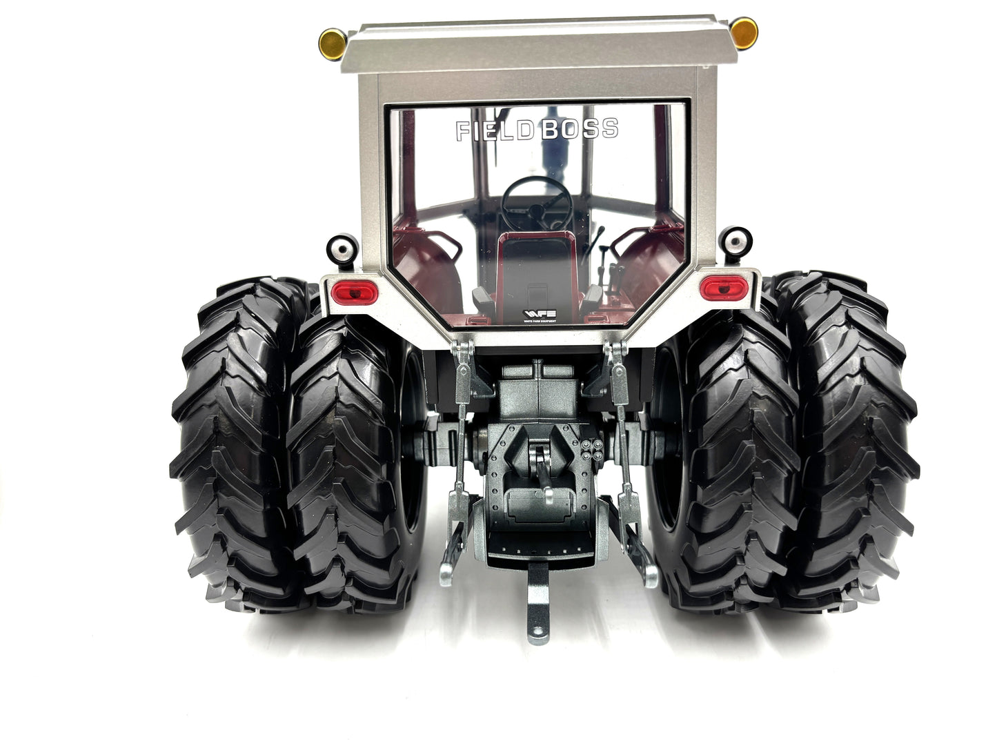 1/16 White 2-135 Red Stripe Lafayette Show