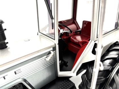 1/16 White 2-135 Silver Stripe Heartland Farm Toy Show