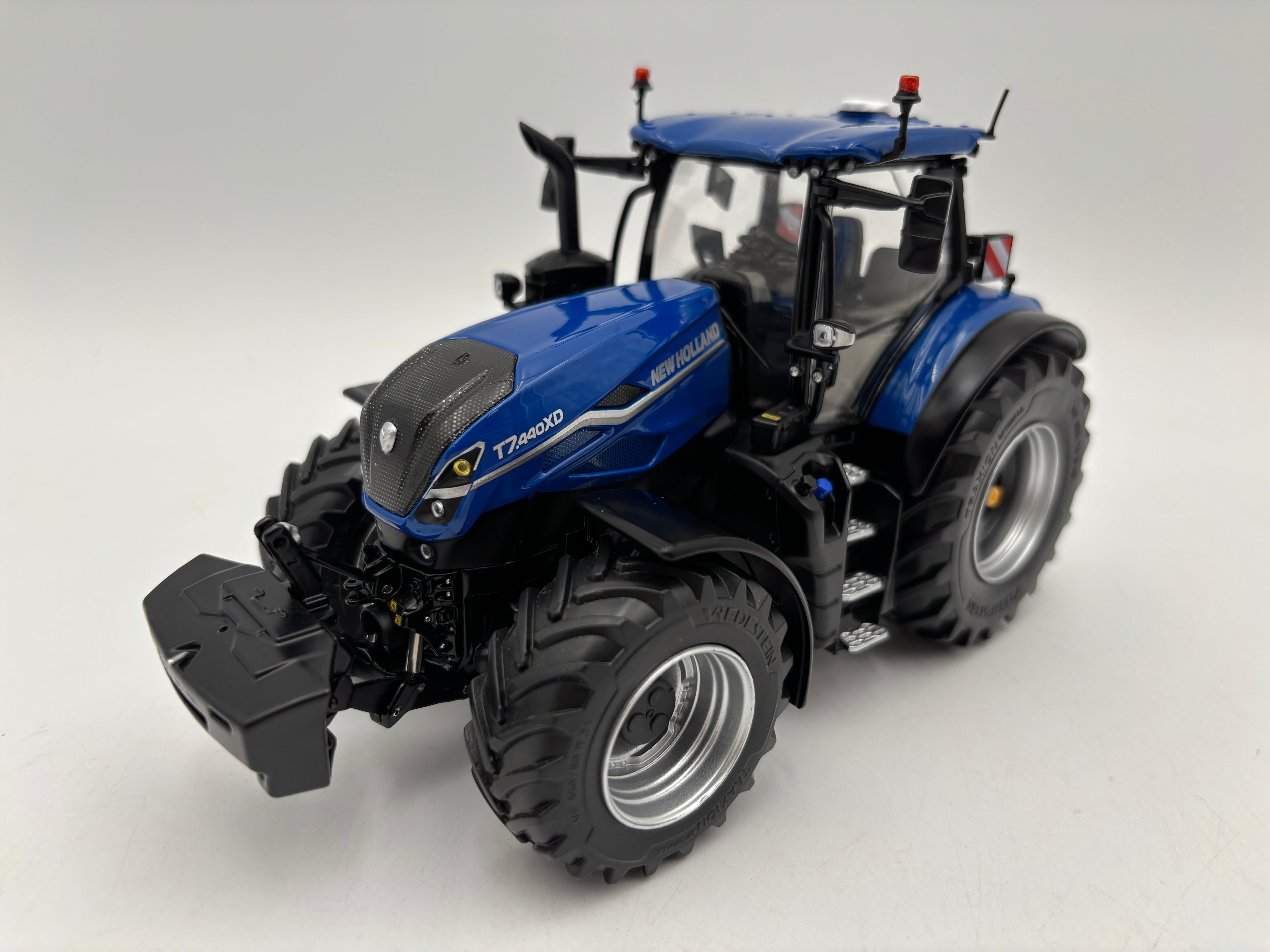 1/32 NEW HOLLAND T7.440XD