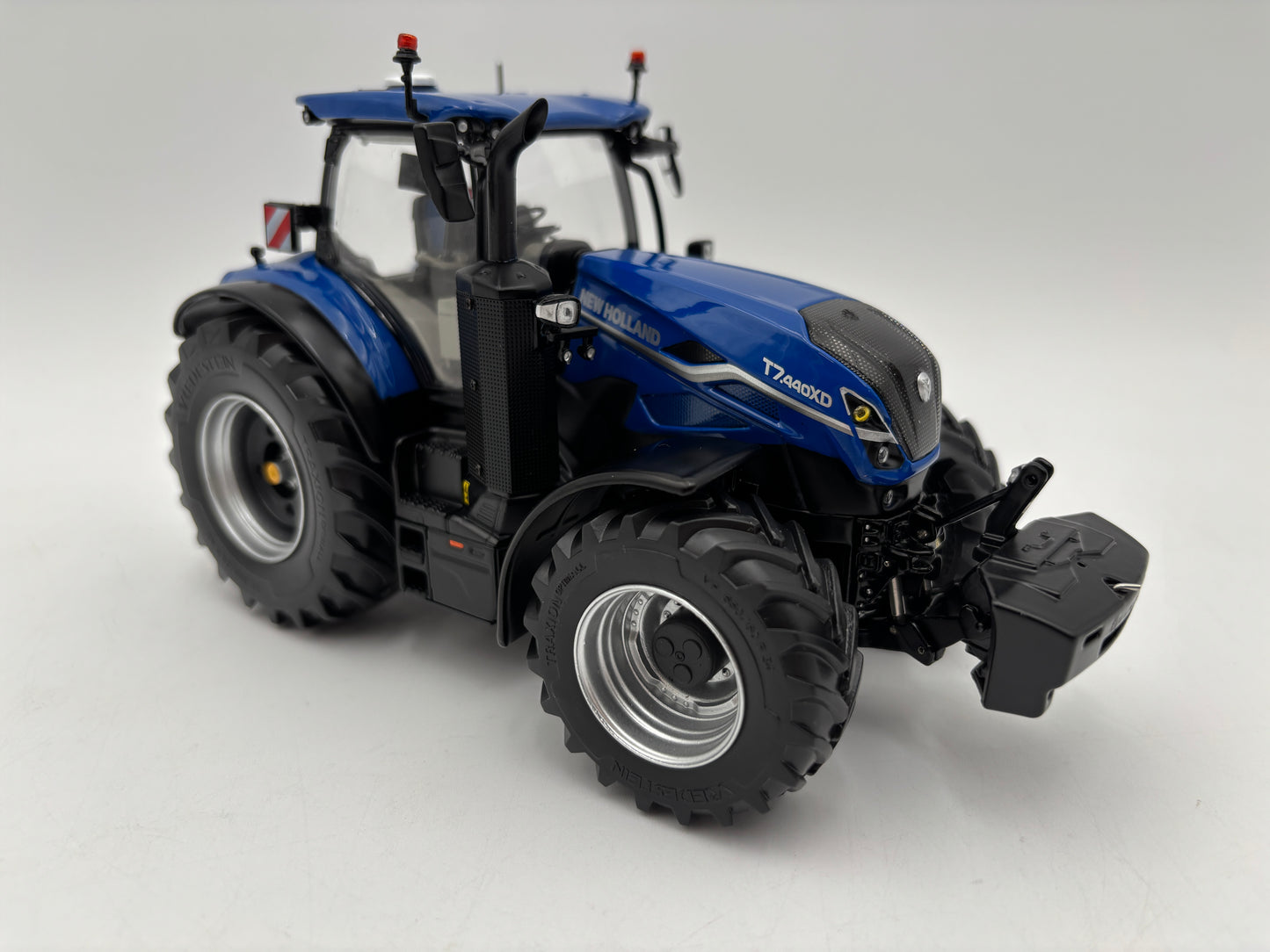 1/32 NEW HOLLAND T7.440XD