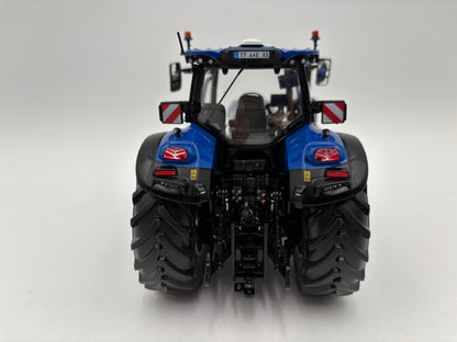 1/32 NEW HOLLAND T7.440XD