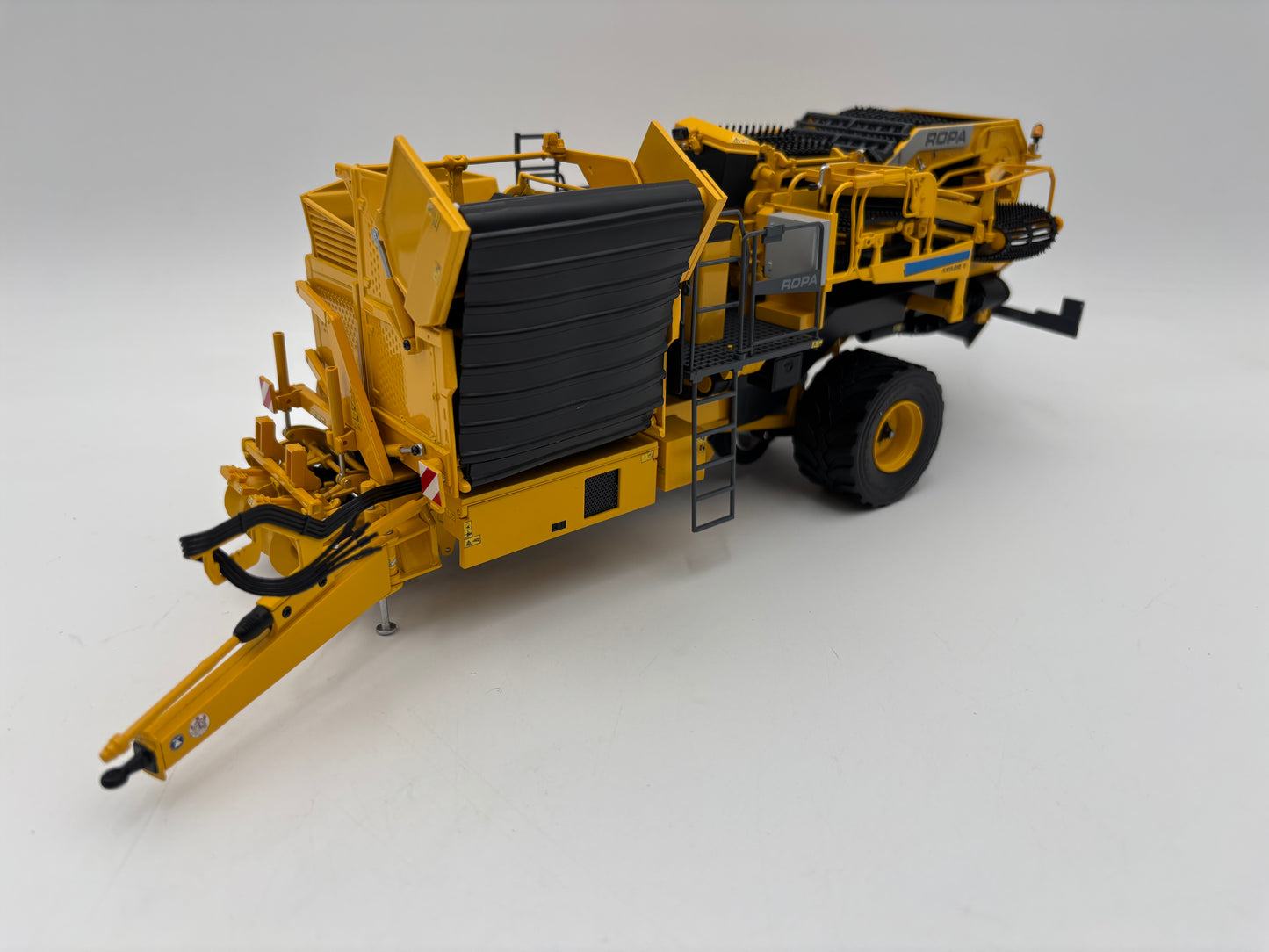1/32 ROPA Keiler II Potatoe Harvester