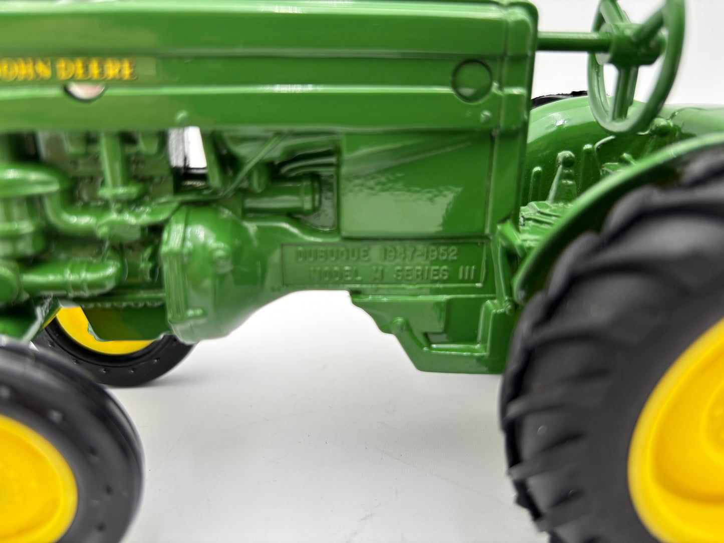 1/16 JOHN DEERE Model “M” Collector Edition