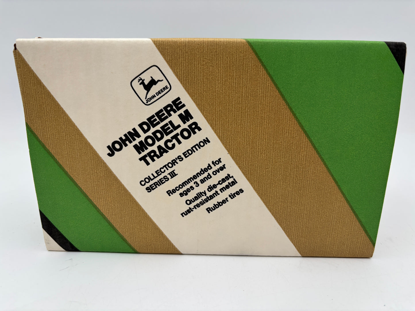 1/16 JOHN DEERE Model “M” Collector Edition