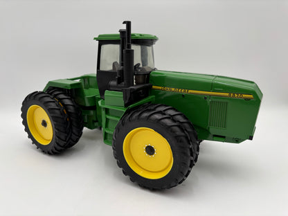 1/16th JOHN DEERE 8870 4wd