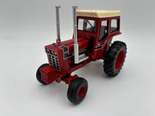 1/32 International 1568 V8 with Cab