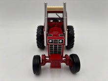 1/32 International 1568 V8 with Cab