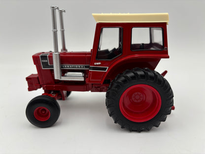 1/32 International 1568 V8 with Cab