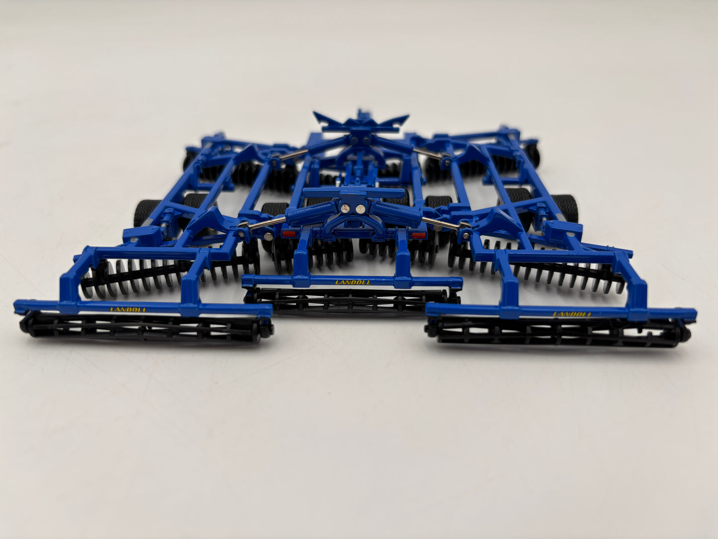 1/64 Landoll 7531 VT Vertical Tillage Tool