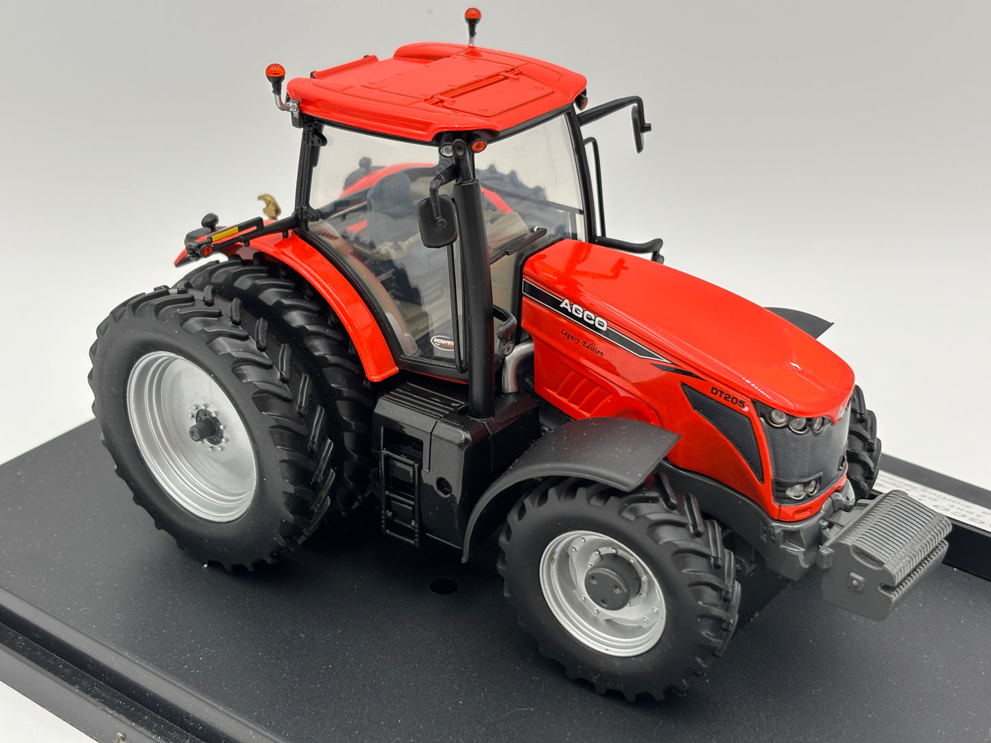 1/32 Agco DT205B Legacy Edition