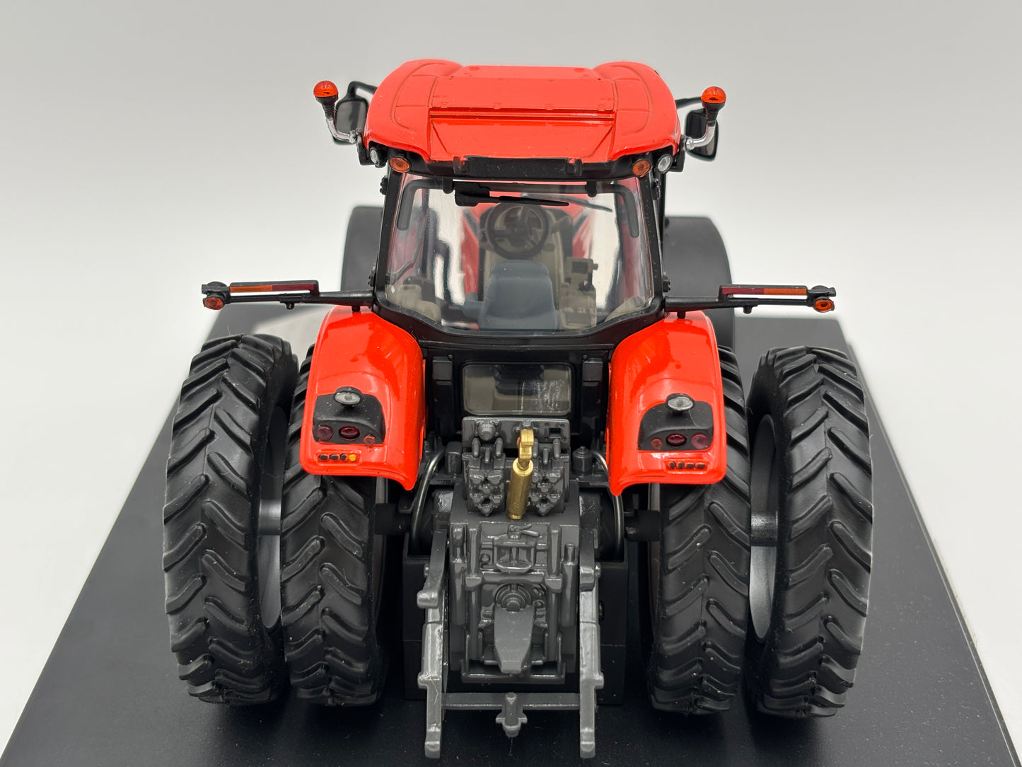 1/32 Agco DT205B Legacy Edition