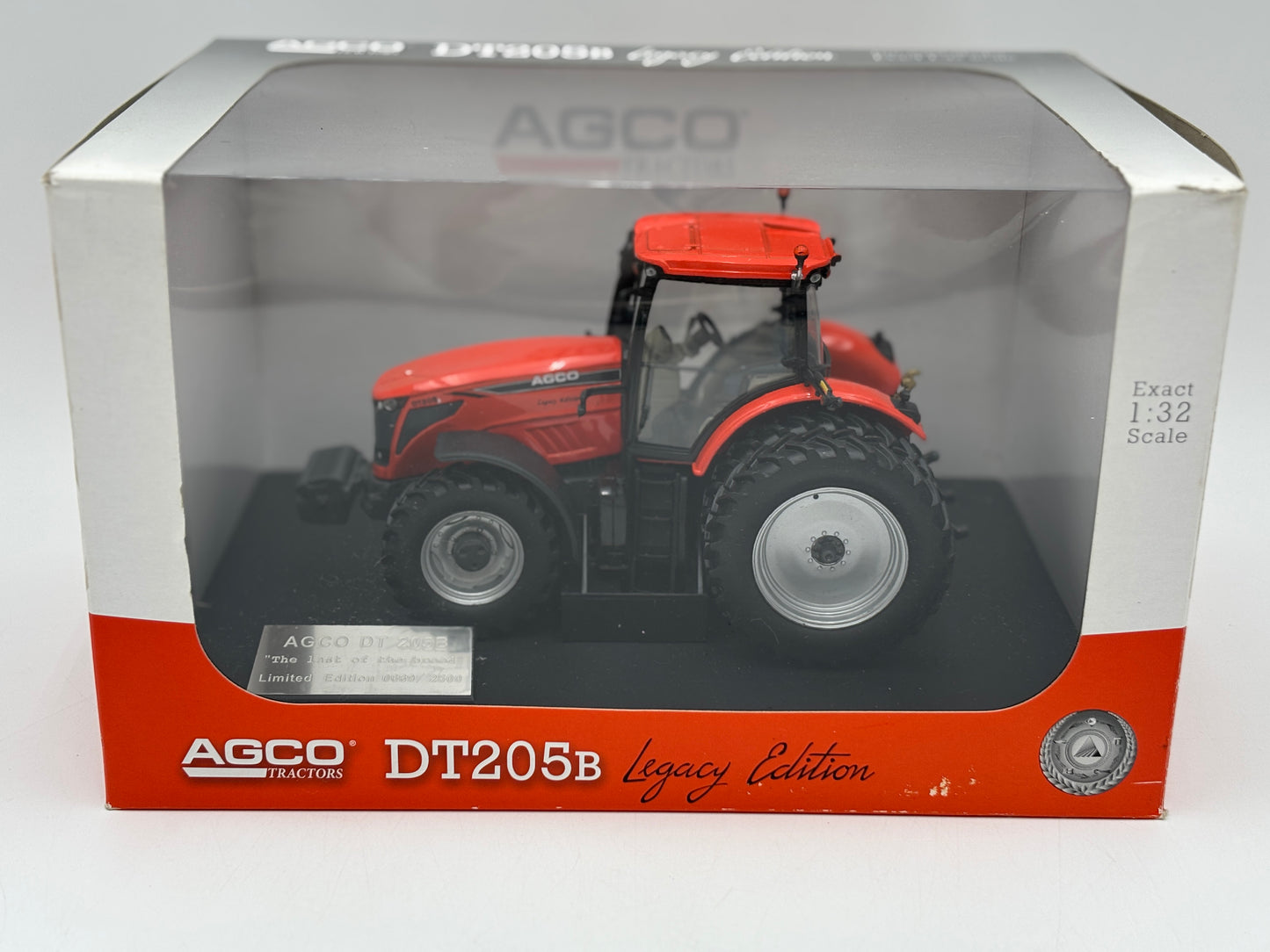 1/32 Agco DT205B Legacy Edition