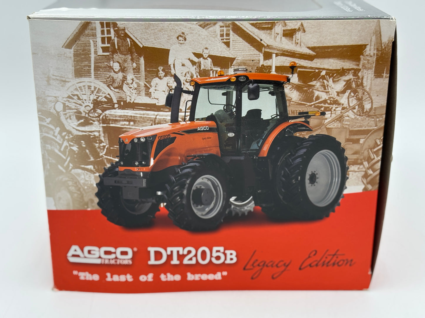 1/32 Agco DT205B Legacy Edition