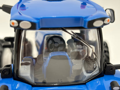 1/32 New Holland T8.360 Prestige