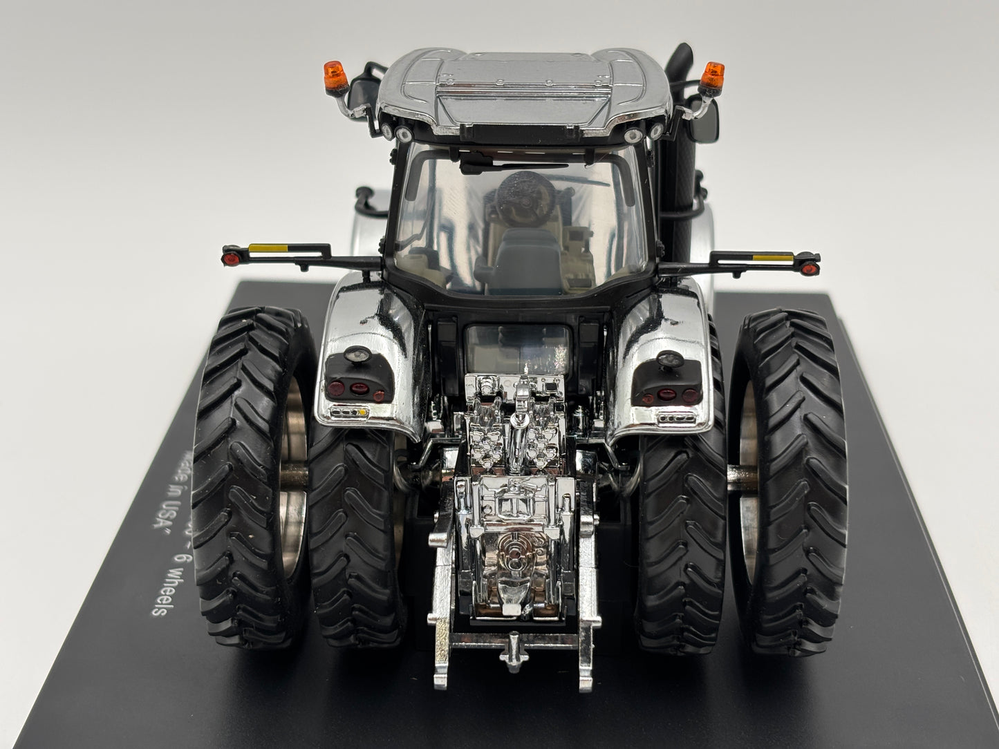 1/32 Massey Ferguson 8680 North American ”Chrome”