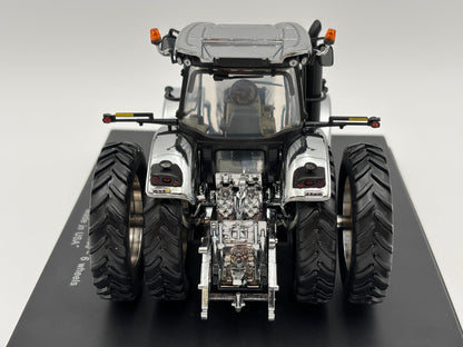 1/32 Massey Ferguson 8680 North American ”Chrome”