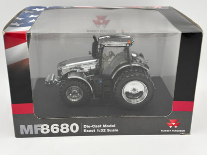 1/32 Massey Ferguson 8680 North American ”Chrome”
