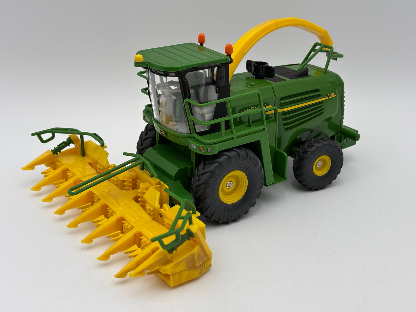 1/32 John Deere 7500 Forage Harvester