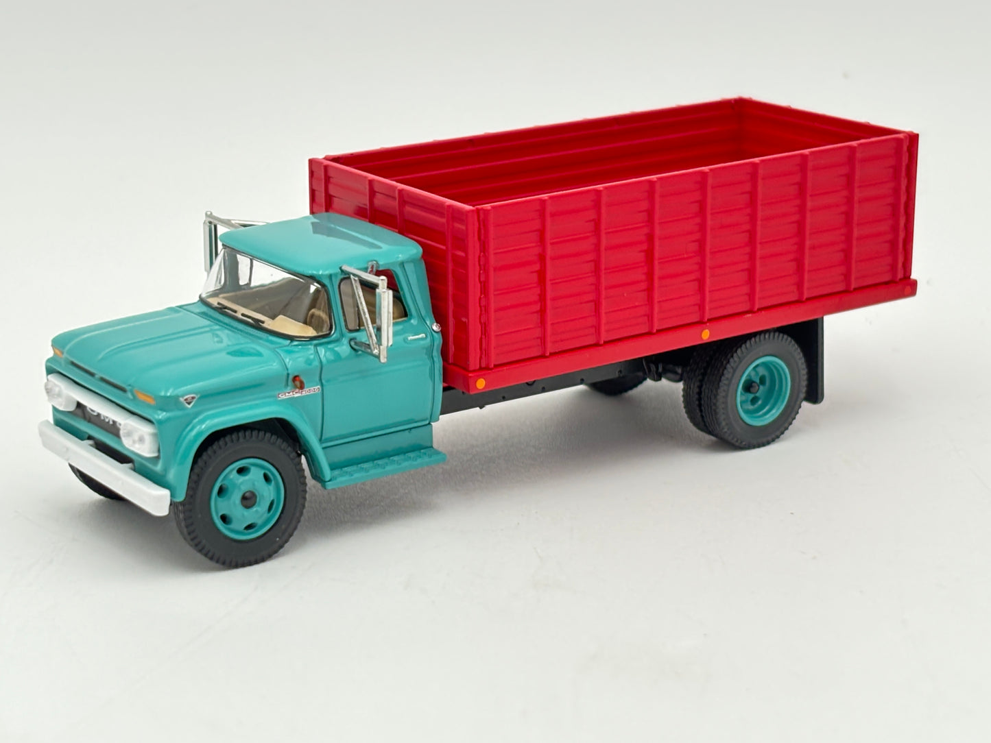 1/64 GMC 4000 Single Axle Grain Truck