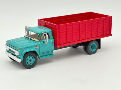 1/64 GMC 4000 Single Axle Grain Truck