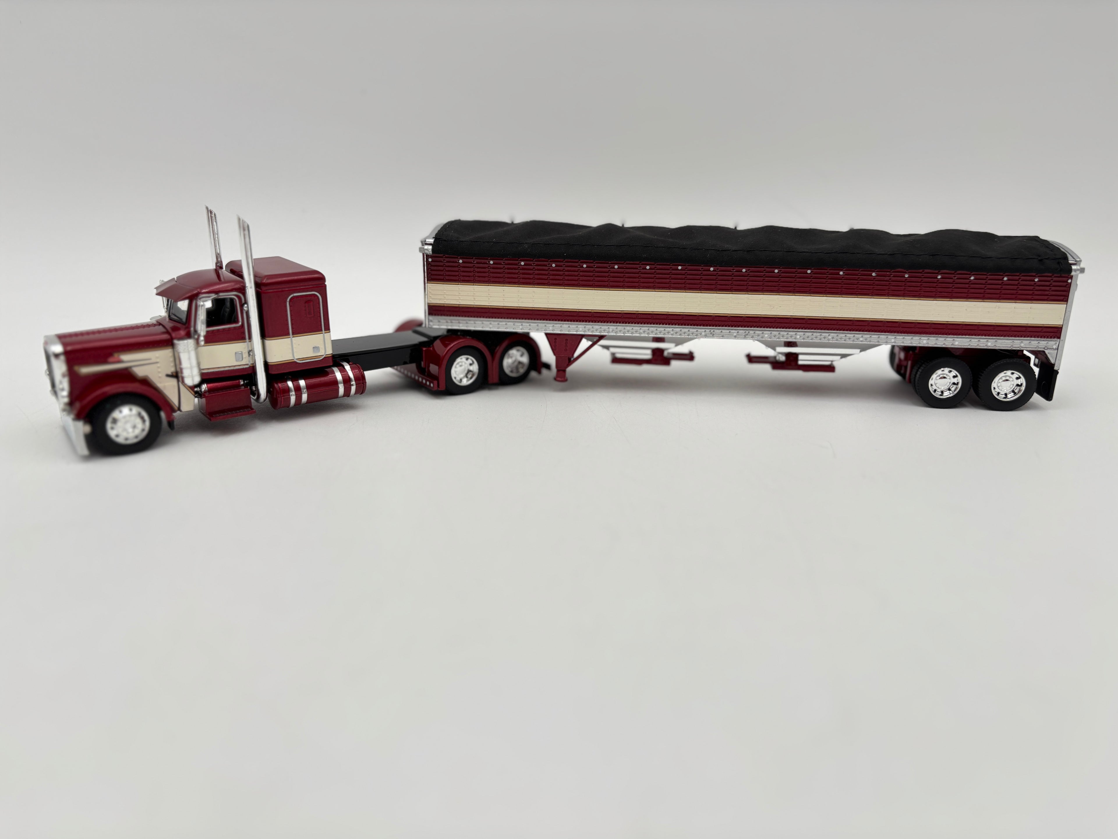 1/64 Peterbilt 389 30th Anniversary Set