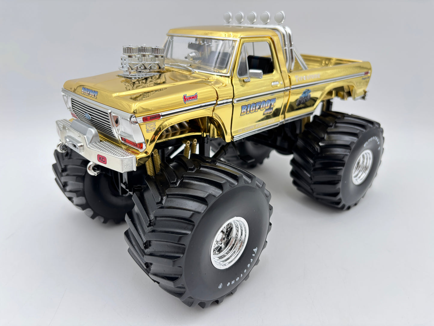 1/18 Ford F-250 Bigfoot Monster Truck “GOLD EDITION”