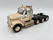 1/50 John Deere 1050K w/Freightliner & trailer