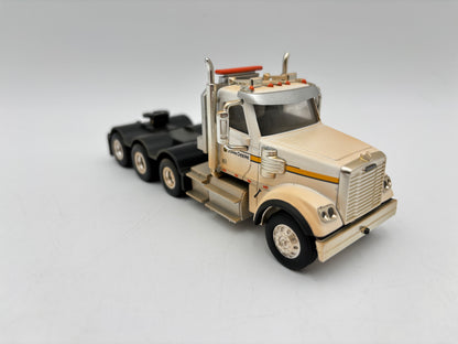 1/50 John Deere 1050K w/Freightliner & trailer