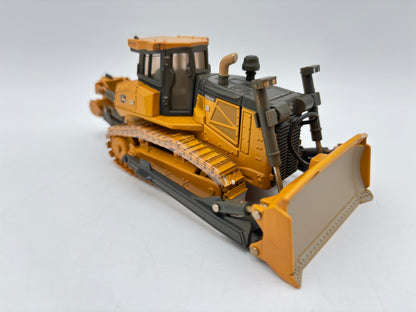1/50 John Deere 1050K w/Freightliner & trailer