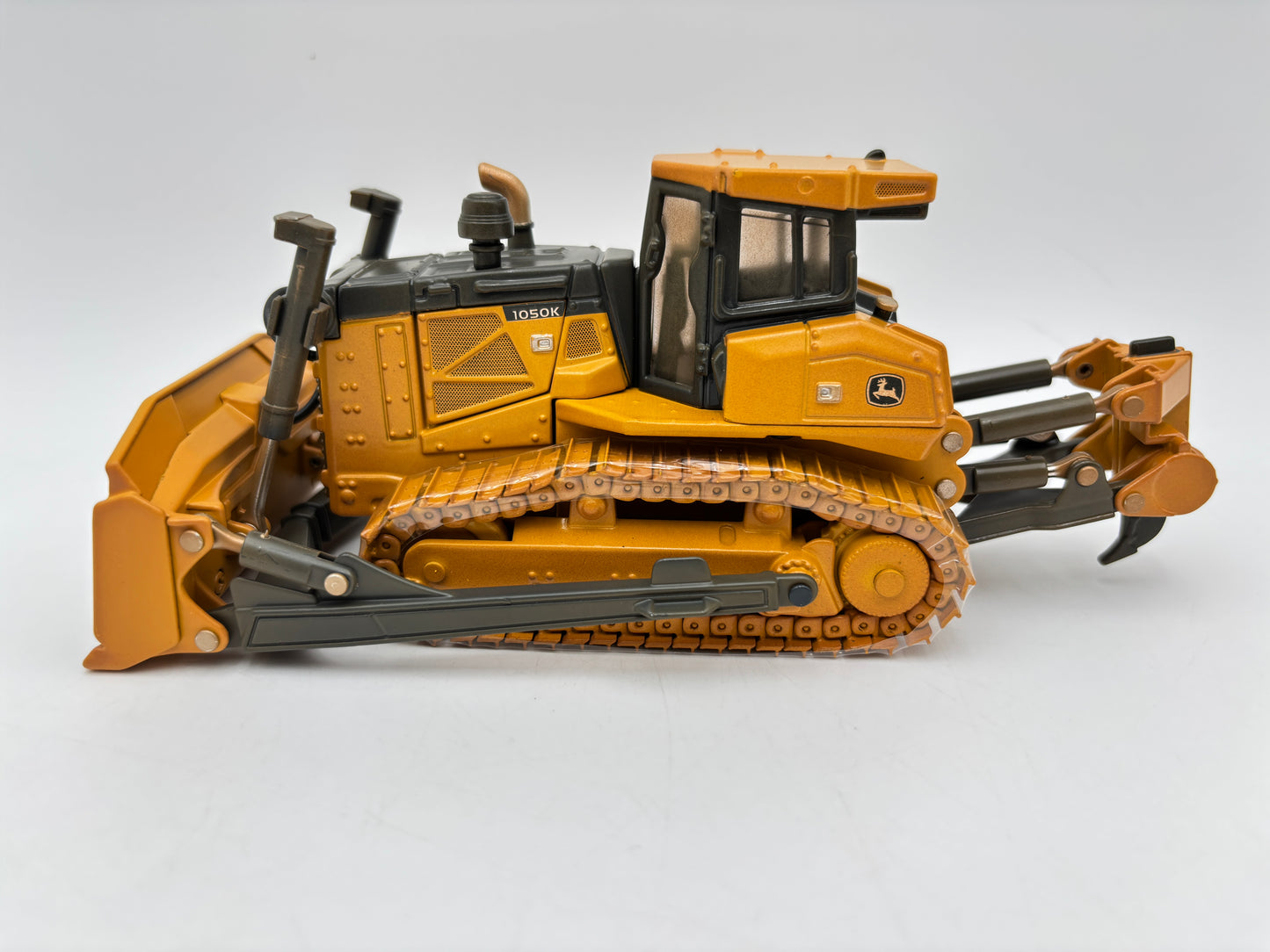 1/50 John Deere 1050K w/Freightliner & trailer