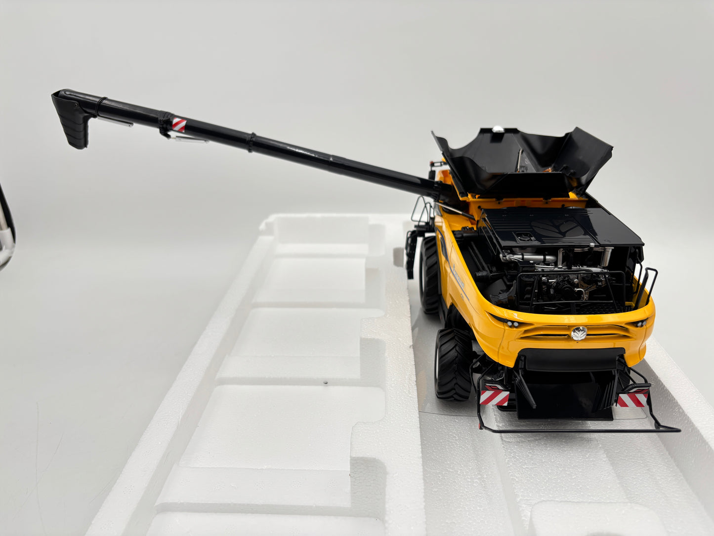 1/32 New Holland CR11 High Detail