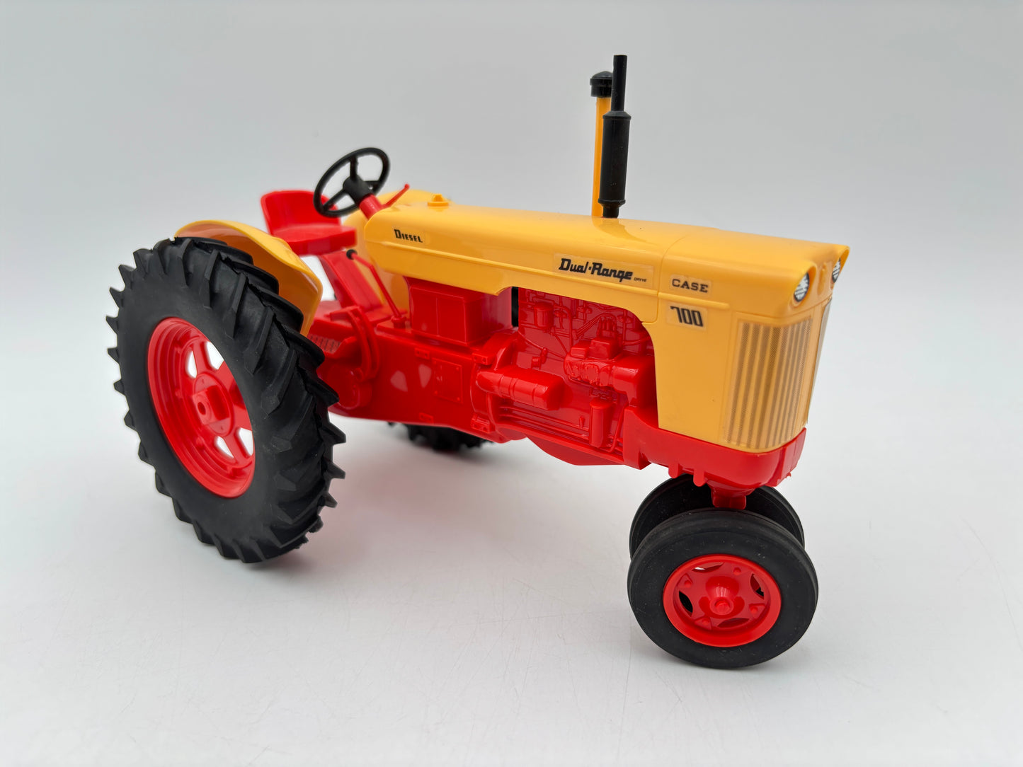 1/16 Case 700 Narrow Front by Yoder