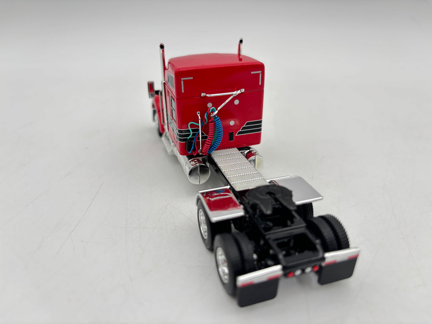 1/64 Kenworth W990 Midroof w/Lode King Tridem