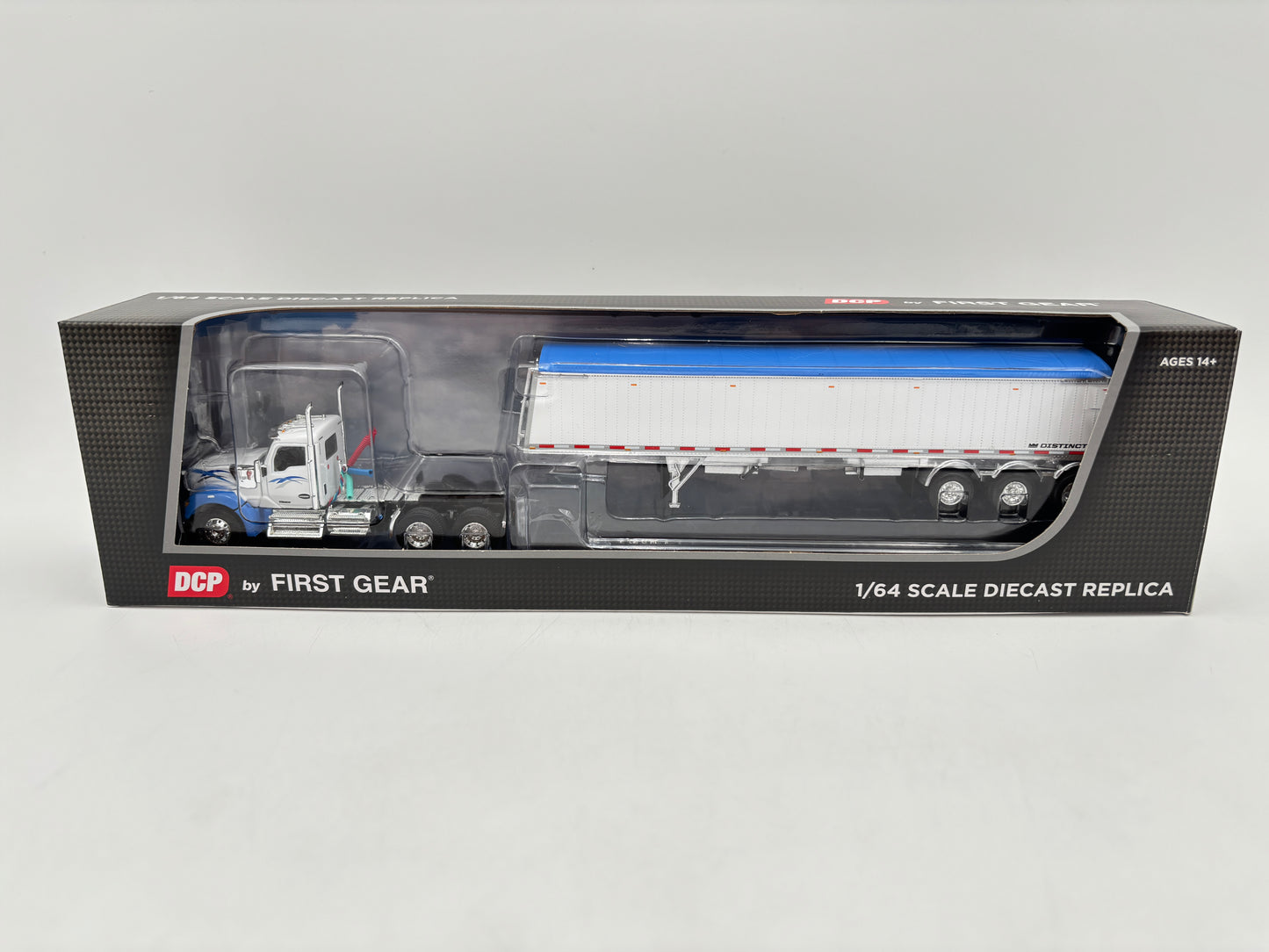 1/64 Kenworth W990 Day Cab w/Lode King tridem