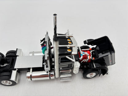 1/64 Peterbilt 389 w/Landoll 440 Traveling Trailer